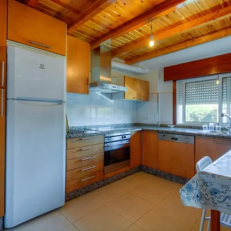 Piso Alto En Casa Playa Samil *